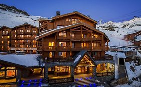 Chalet Val 2400